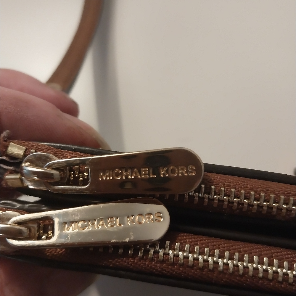 Michael Kors Double Zip Phone Wallet Clutch - Picture 8 of 11